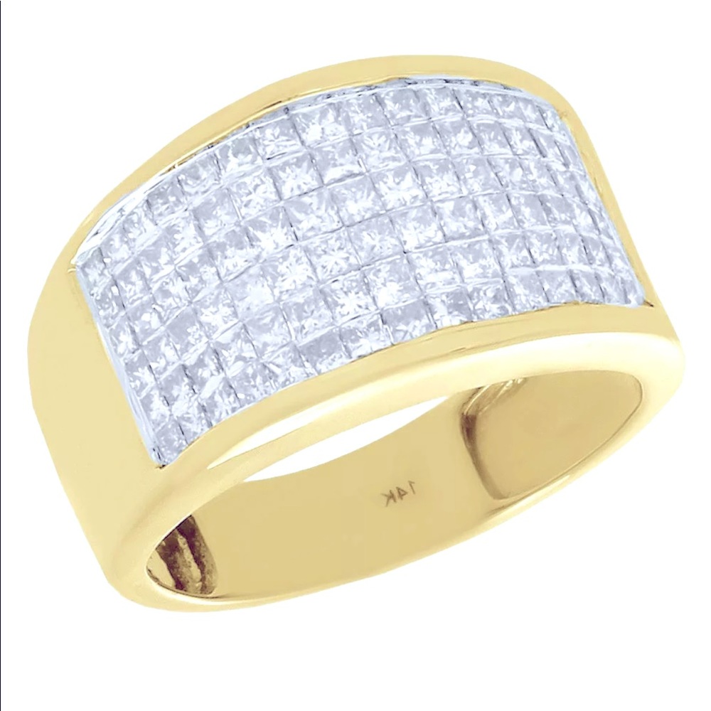 A Ladies 18Kt Gold INVISIBLY SET DIAMOND
